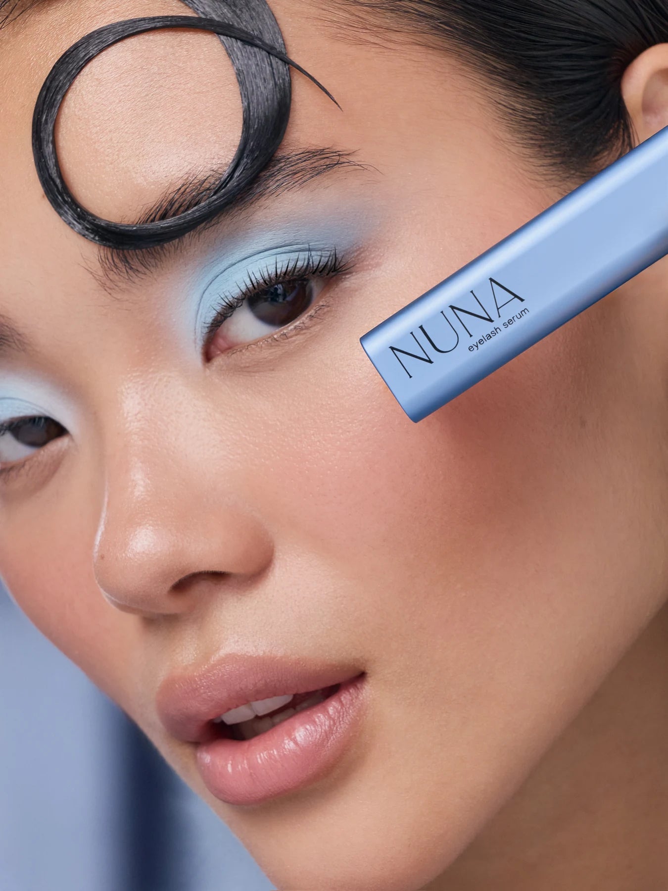 LASHES & BROWS MULTIPEPTIDE SERUM — detail 3